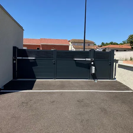 Echappee Loire T2 Climatise Terrasse Parking بيت للعطل